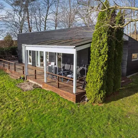 Luxury Lakeside Retreat * Ringsted